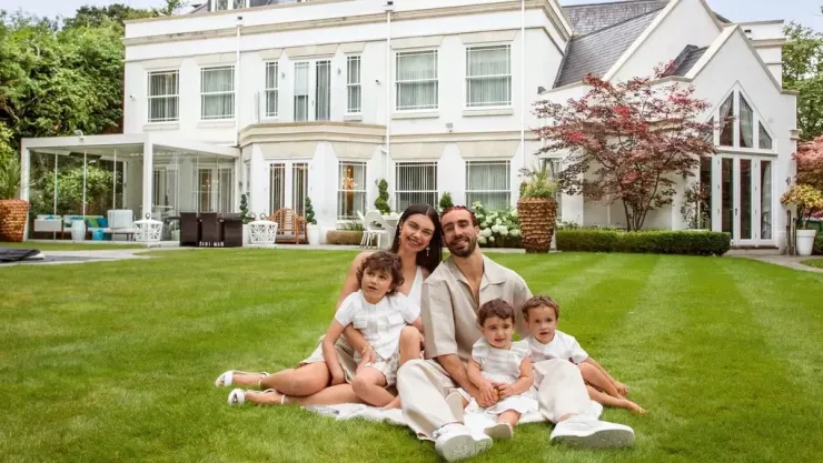 Căn nhà tại London của Marc Cucurella sân cỏ rộng ở phía trước. Ảnh: Instagram Marc Cucurella