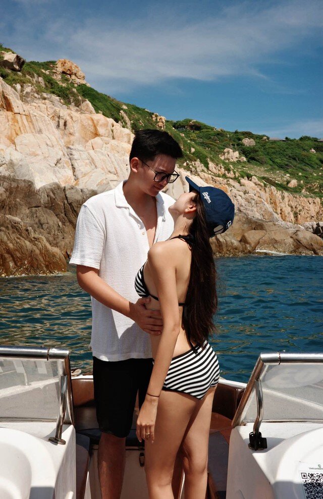 Ngọc Huyền khoe nhiều khoảnh khắc ngọt ngào bên chồng.