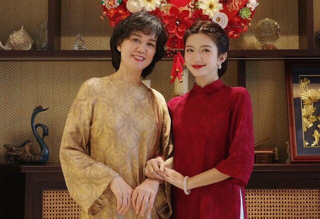Ngọc Huyền và mẹ chồng (em gái NSƯT Chí Trung).