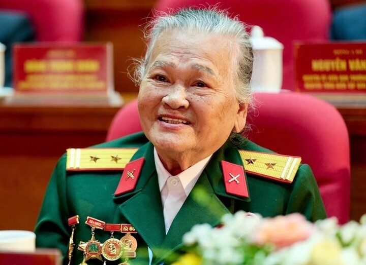 Anh hùng lực lượng vũ trang nhân dân Ngô Thị Tuyển. (Ảnh: Báo SKĐS)