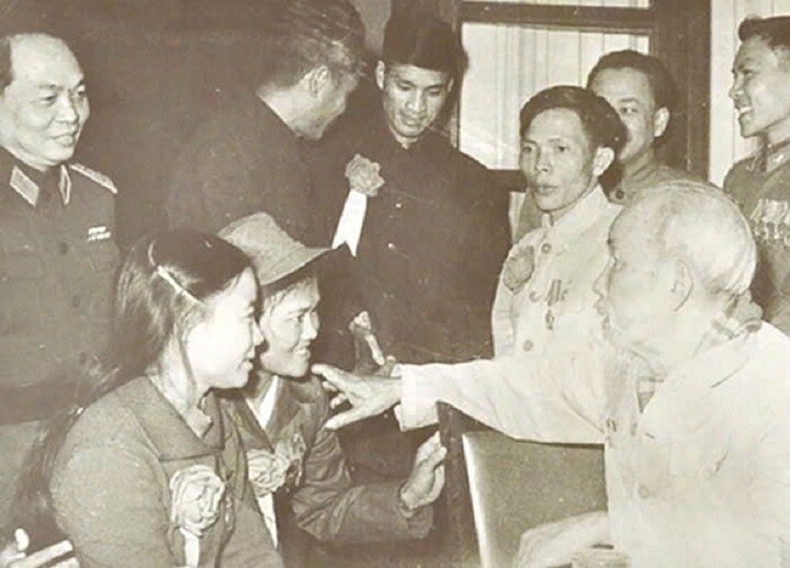 Anh hùng lực lượng vũ trang nhân dân Ngô Thị Tuyển. (Ảnh: Báo SKĐS)
