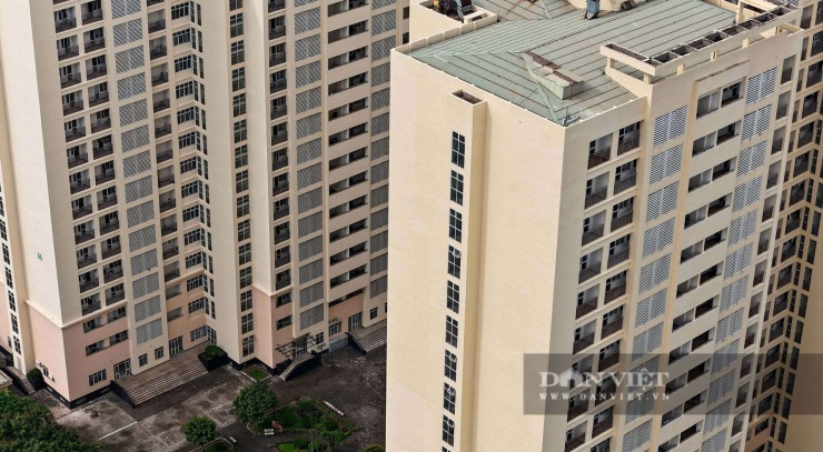 Khu nhà này hiện đã hoàn thiện, nhìn bên ngoài rất mới và khang trang.