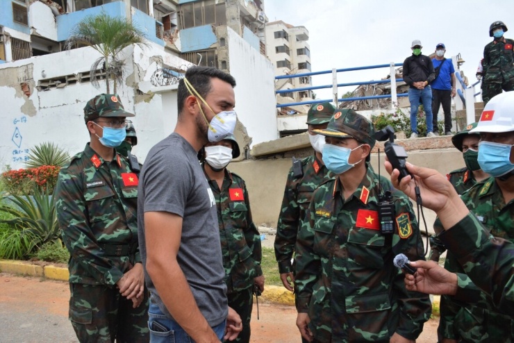 Đoàn Việt Nam đưa được 54 nạn nhân động đất tại Venezuela ra khỏi đống đổ nát - 2