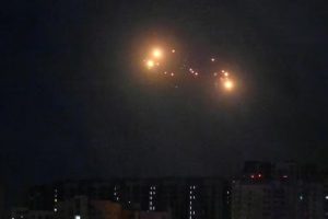 Thủ đô Ukraine hứng ‘mưa tên lửa đạn đạo’ Nga trước thềm thượng đỉnh NATO