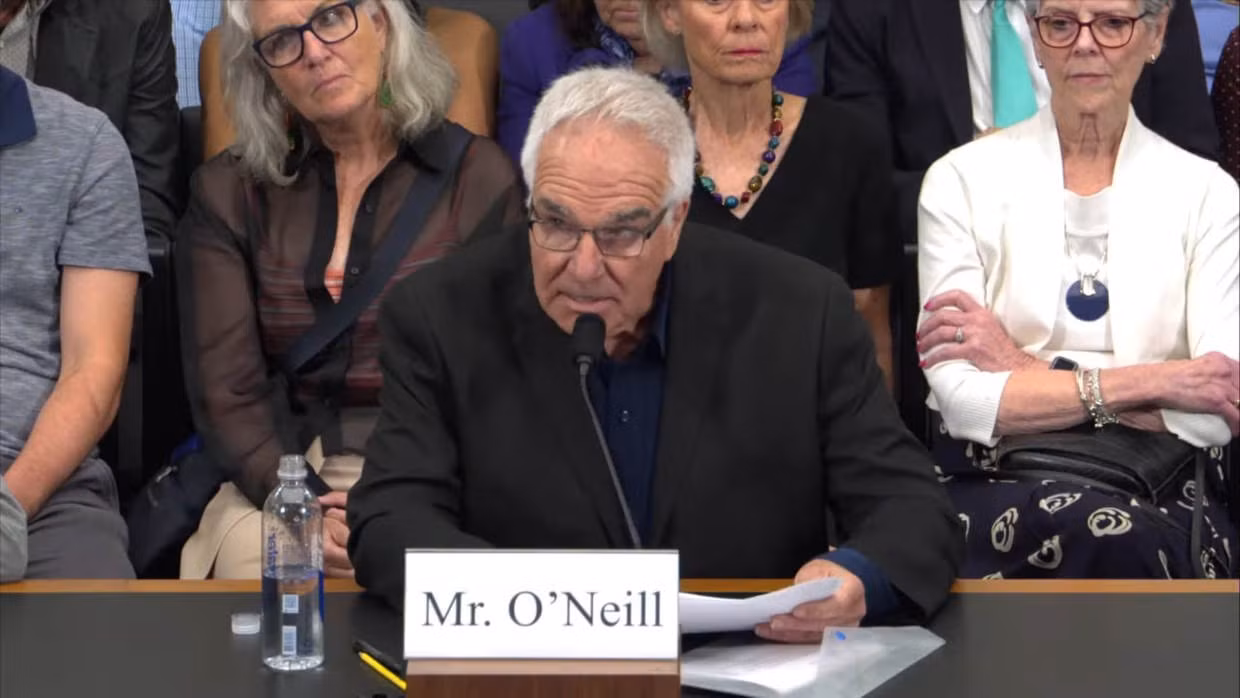 Nhà báo điều tra Tom O’Neill. Ảnh: Gop Oversight.