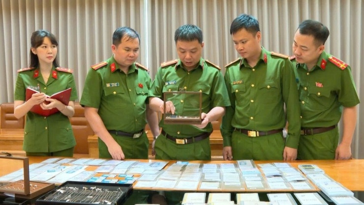 Công an Thanh Hóa triệt phá đường dây buôn lậu kim cương xuyên quốc gia. Ảnh: CA Thanh Hóa