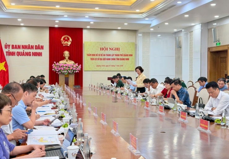 Đoàn công tác liên ngành của trung ương làm việc với UBND tỉnh Quảng Ninh về Đề án thành lập thành phố trực thuộc Trung ương