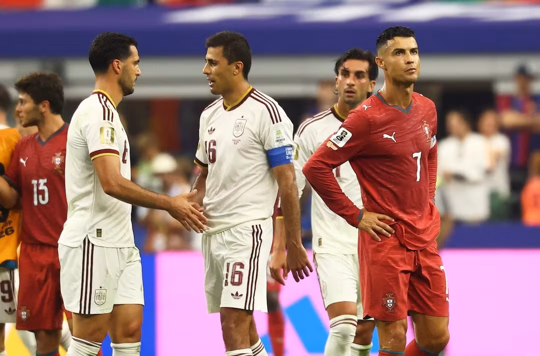 Dù yêu mến hay không dành nhiều thiện cảm cho CR7, đa số người hâm mộ vẫn thừa nhận Ronaldo là một cầu thủ xuất sắc và là biểu tượng của nỗ lực phi thường trong hành trình hoàn thiện bản thân. Ảnh: Reuters.