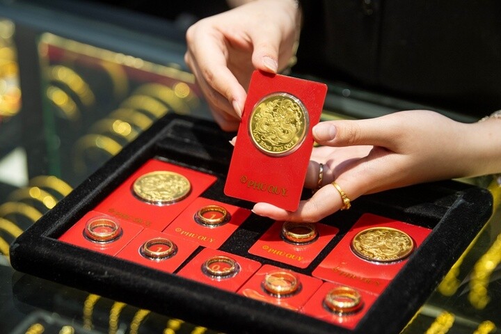 Giá vàng hôm nay tiếp đà đi xuống. (Ảnh: Minh Đức).