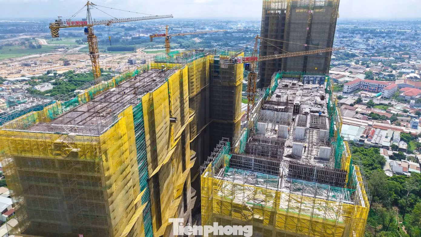 Bất động sản với lợi thế là tài sản hữu hình và khả năng tạo dòng tiền cho thuê ổn định, đang trở lại vị trí trung tâm trong chiến lược phân bổ vốn.