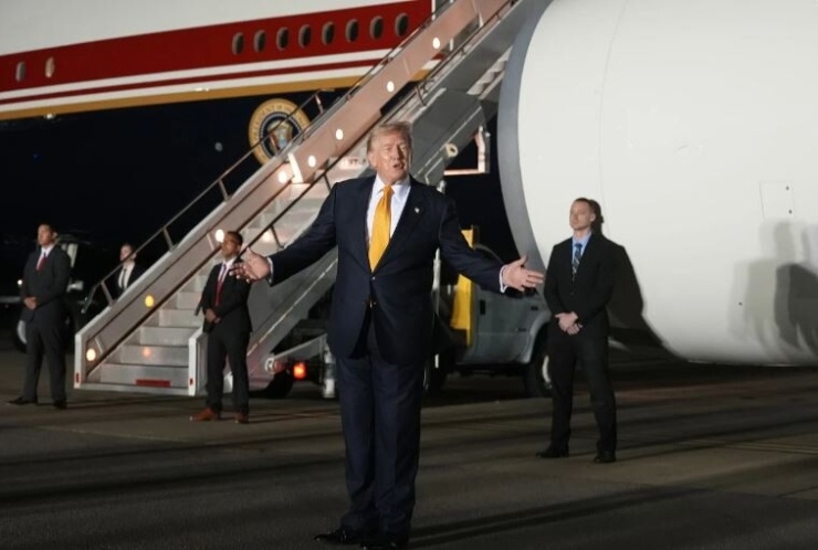 Ông Trump: Iran chủ động đề nghị thỏa thuận sau các đòn tấn công của Mỹ - 1