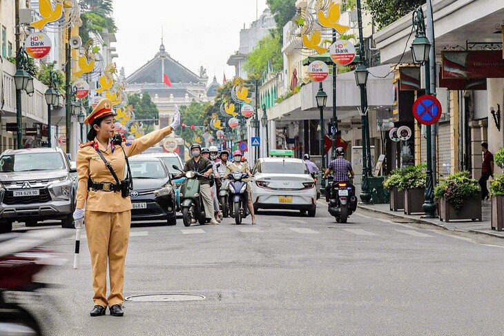 Hà Nội phân luồng, tạm cấm phương tiện trên nhiều tuyến đường phục vụ lễ kỷ niệm 80 năm Ngày truyền thống lực lượng An ninh nhân dân.
