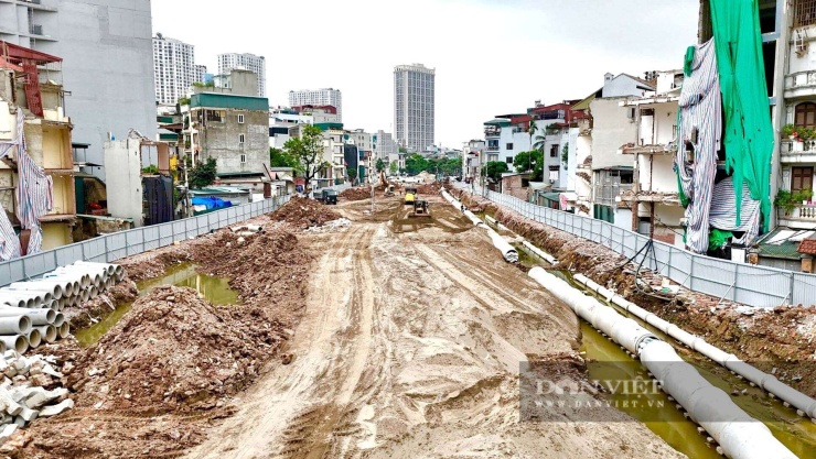 Tại phường Thanh Xuân, mặt bằng đoạn từ đường Nguyễn Trãi đến Hoàng Đạo Thúy đang dần lộ diện sau khi hàng loạt công trình được tháo dỡ.&nbsp; 