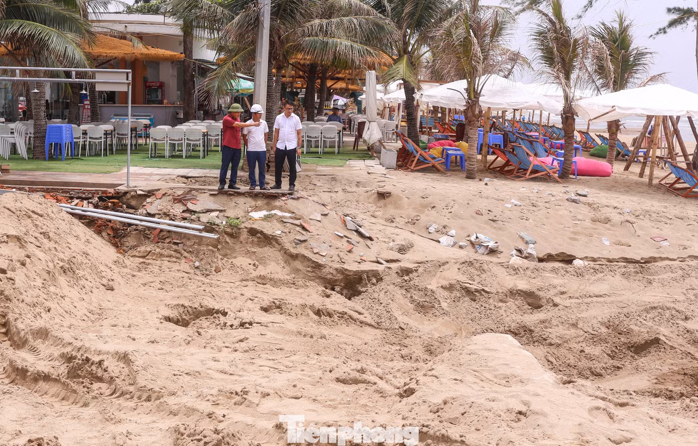 Lộ nguyên nhân dòng nước đen tràn ra bãi biển Sầm Sơn - 3