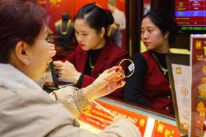 Giá vàng hôm nay 10/7: Tăng mạnn sau phiên lao dốc