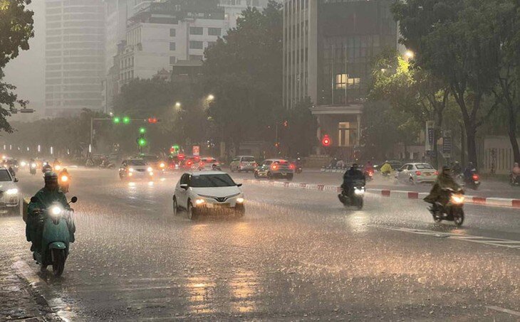 Hà Nội tái diễn mưa dông mạnh chiều nay.