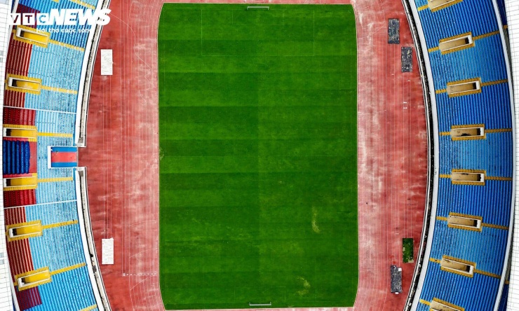 Diện mạo mới của sân Mỹ Đình sau hơn 2 tháng cải tạo mặt cỏ giống Old Trafford - 8