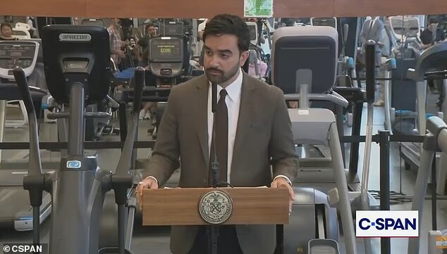 Thị trưởng Zohran Mamdani trong cuộc họp báo hôm thứ Sáu. Ảnh: CSPAN