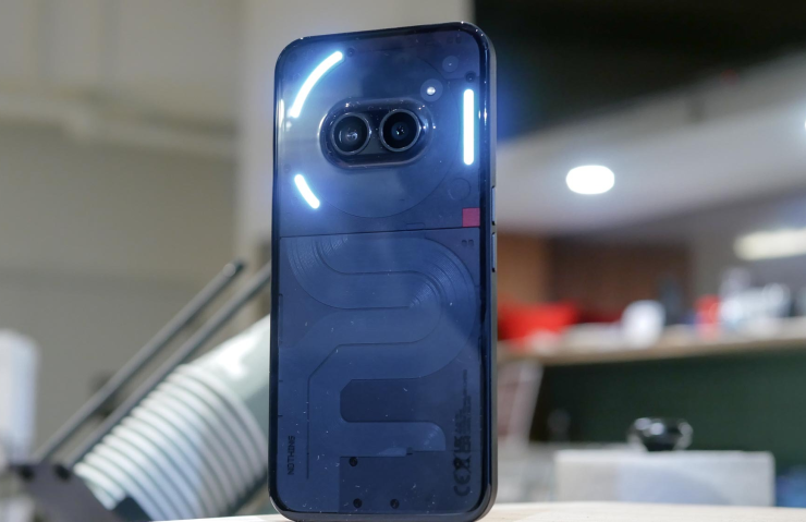 Nothing Phone 3A là lựa chọn dành cho những ai yêu thích sự mới lạ. Ảnh: Tom's Guide
