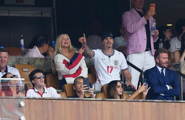 Nhà Beckham ăn mừng khi tuyển Anh vào bán kết World Cup - 3