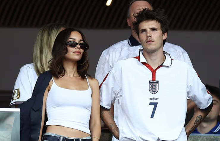 Nhà Beckham ăn mừng khi tuyển Anh vào bán kết World Cup - 8