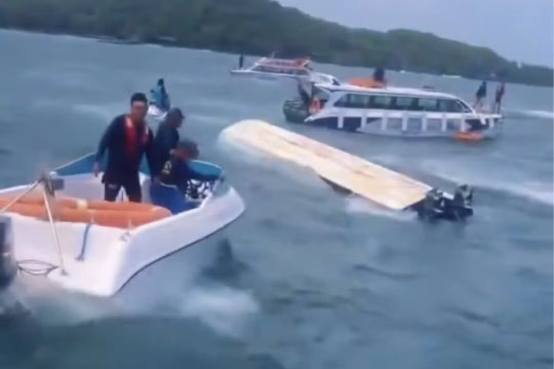 Hiện trường vụ lật ca nô.