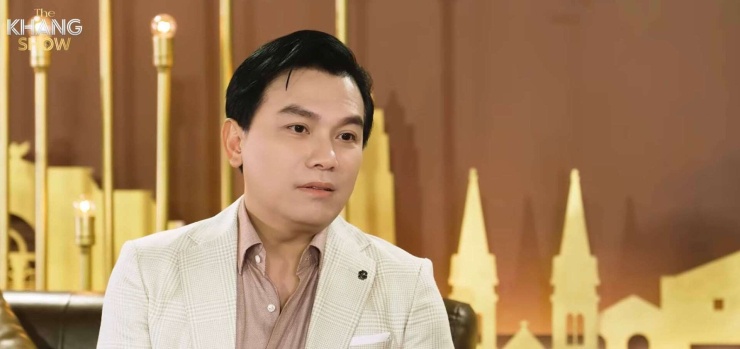 Anh tiết lộ thất hứa với con, khi trước đó nói đến 55 tuổi sẽ giải nghệ. (Ảnh: Khang Show)
