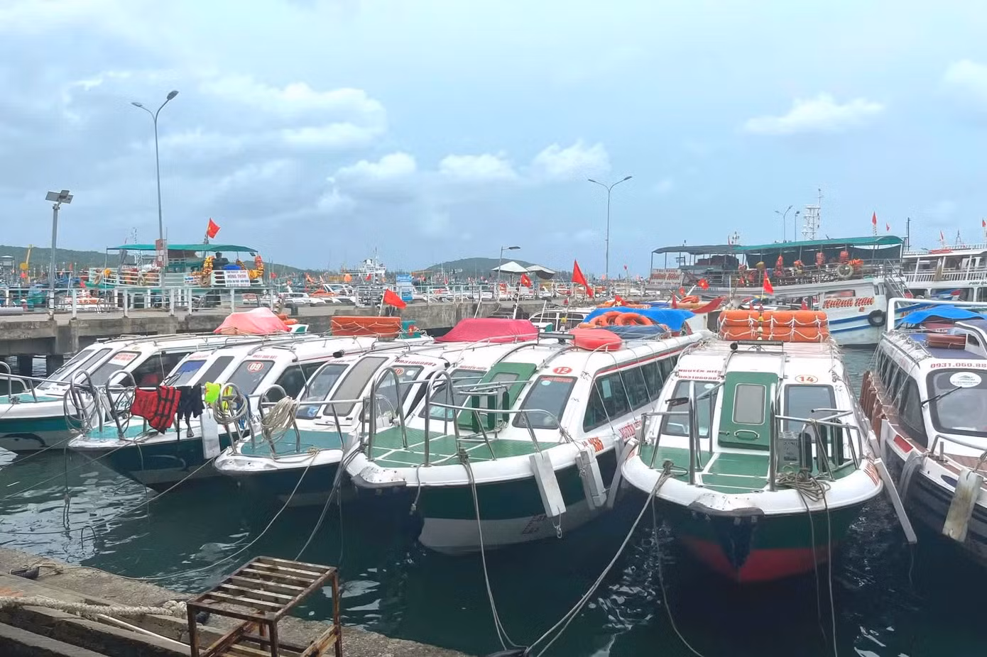 Hiện nay hầu hết phương tiện chở khách tuyến ven biển được đóng mới theo cấp phương tiện SB.