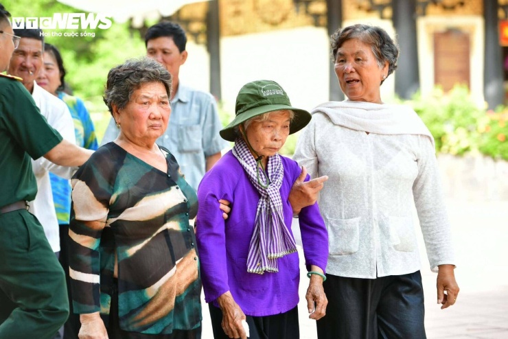 Gia đình nhận là thân nhân liệt sĩ Huỳnh Văn Quên có ước muốn đưa anh Hai về quê thưa với ba má, trước khi quy tập về nghĩa trang liệt sĩ.