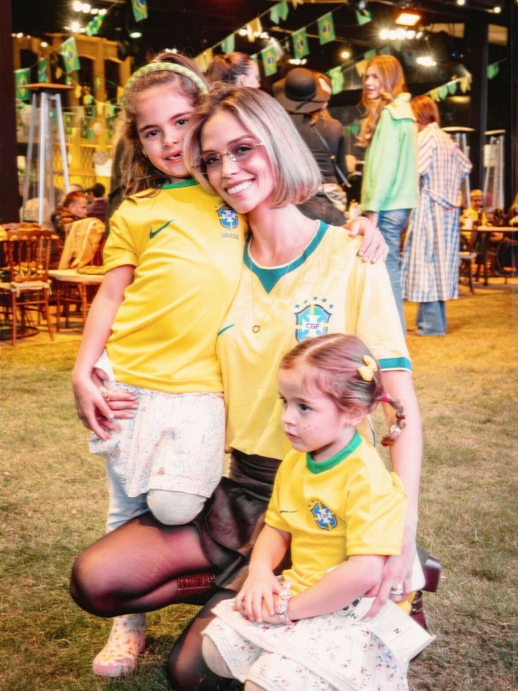 'Thiên thần' Kaka và bạn đời tận hưởng World Cup 2026 - 12