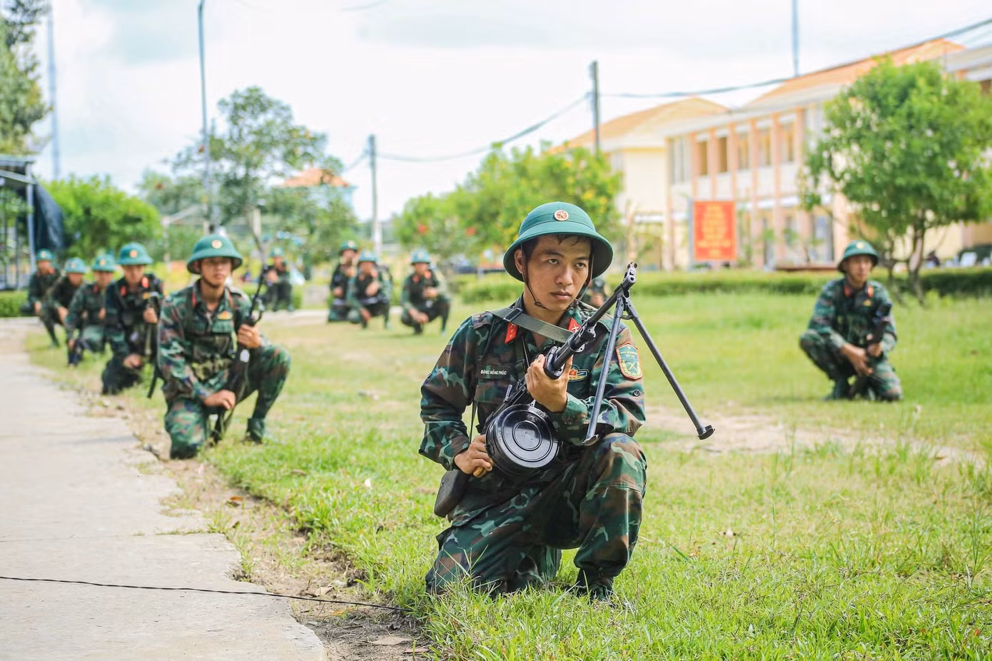 Từ mộ tập thể liệt sĩ ở công viên Lê Thị Riêng nhìn lại trận chiến cầu Chữ Y năm 1968 - 6