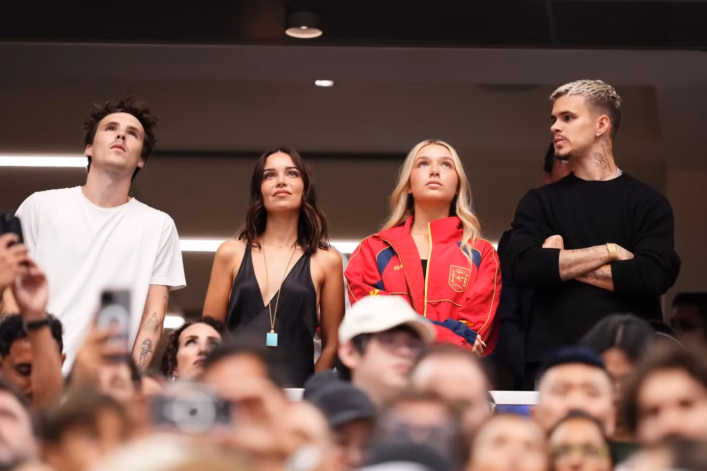 Nhà Beckham, chàng thơ nước Pháp gây sốt khán đài VIP trận Pháp - Tây Ban Nha - 3