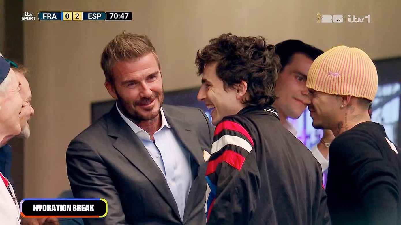 Nhà Beckham, chàng thơ nước Pháp gây sốt khán đài VIP trận Pháp - Tây Ban Nha - 5