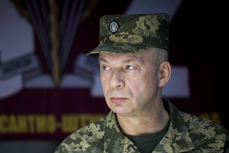 Tổng tư lệnh quân đội Ukraine Oleksandr Syrsky tại tỉnh Sumy tháng 10/2024. Ảnh: AFP