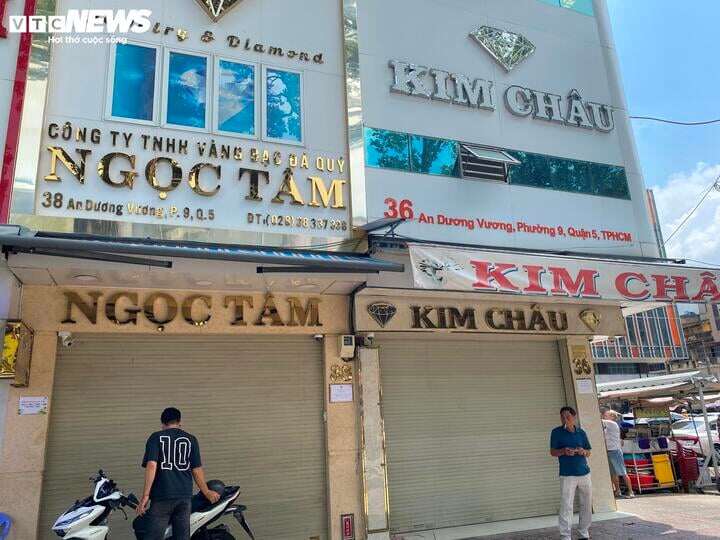 'Cửa đóng then cài' tại nhiều cửa hàng kim cương ở TP.HCM - 7