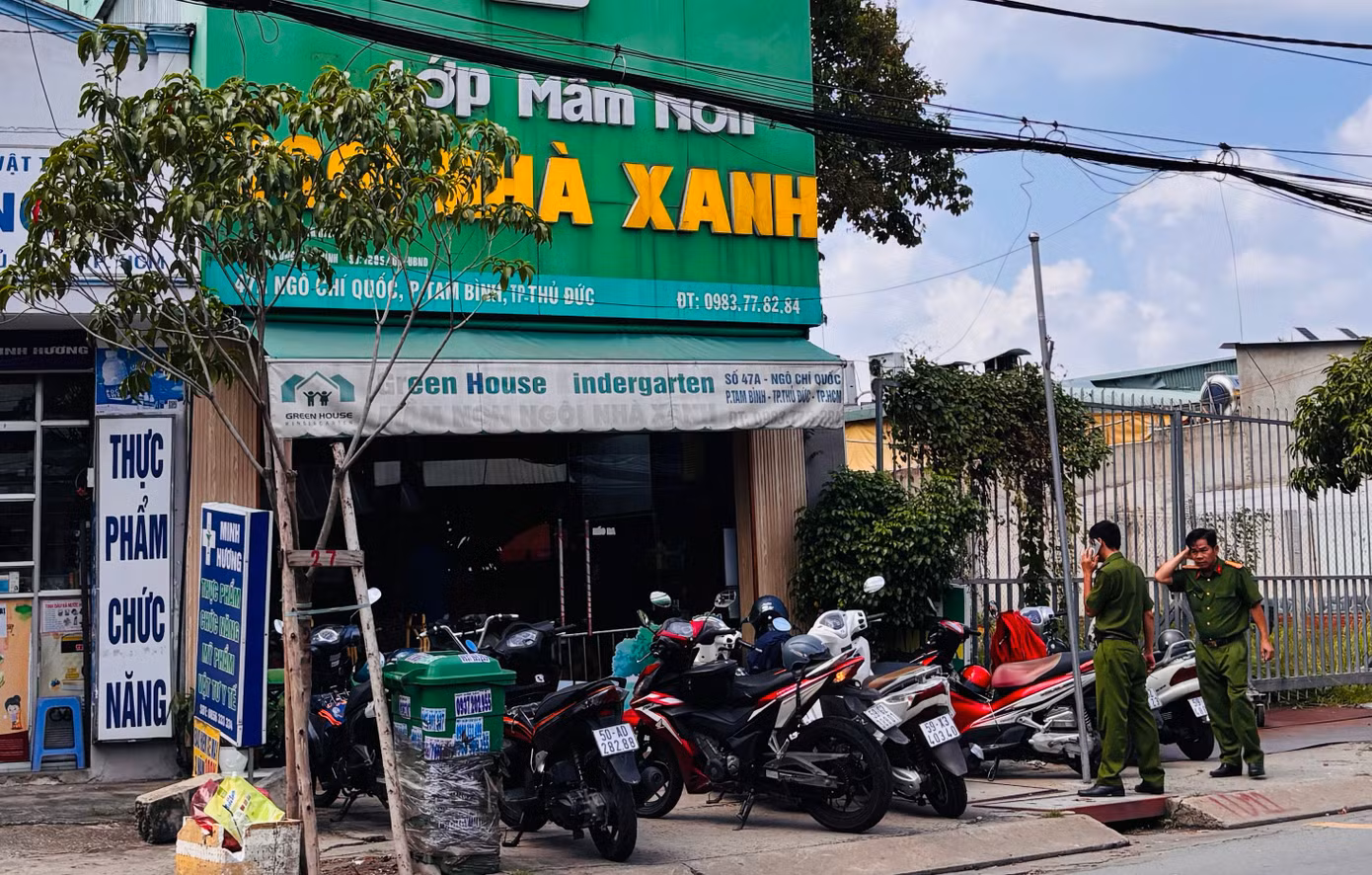 Hình ảnh lực lượng chức năng làm việc tại lớp mẫu giáo bị phản ánh.