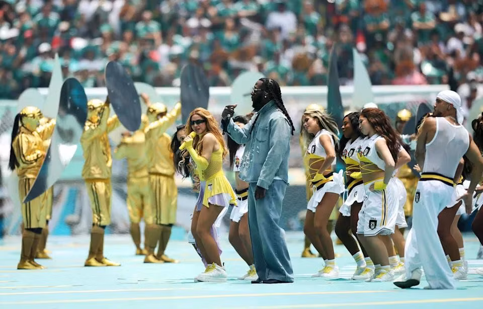 Shakira và Burna Boy biểu diễn khai mạc World Cup 2026. Ảnh: Getty Images.
