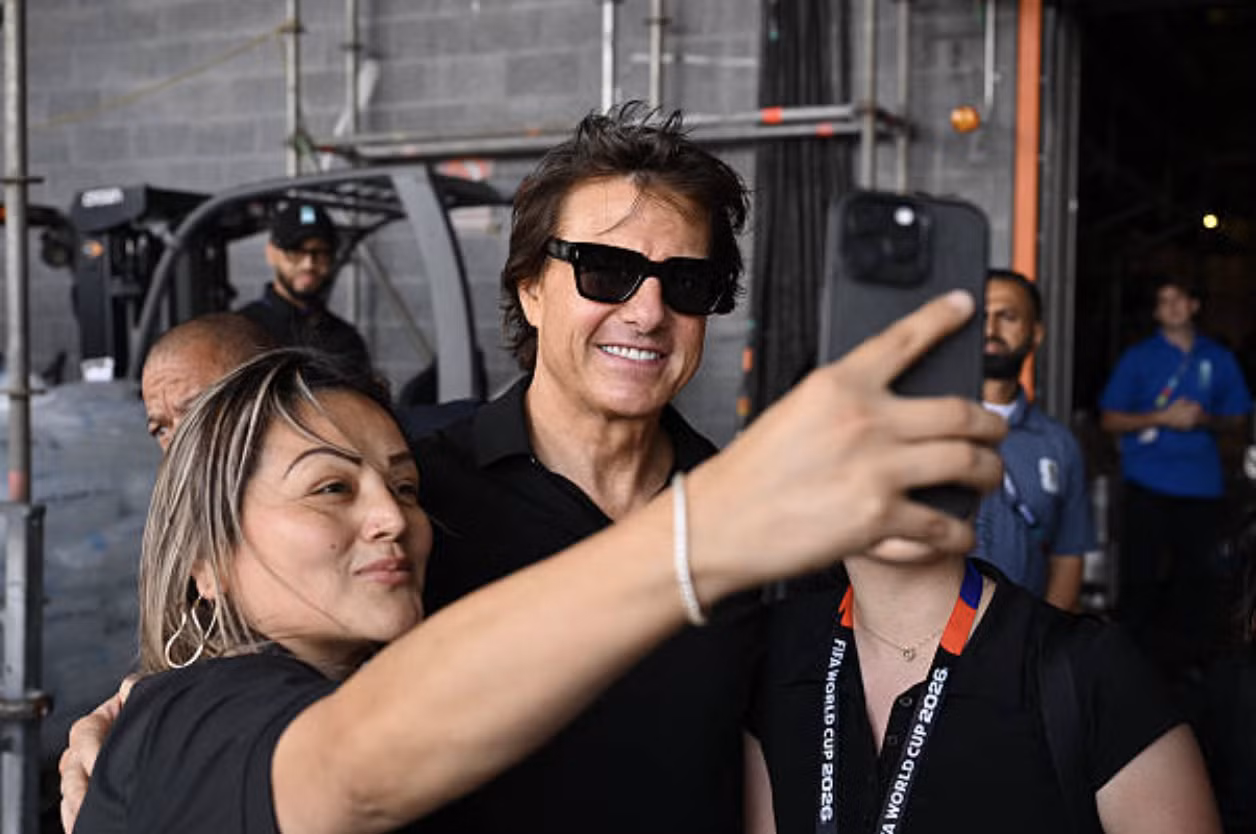 Tài tử Tom Cruise dự khán trận đấu.