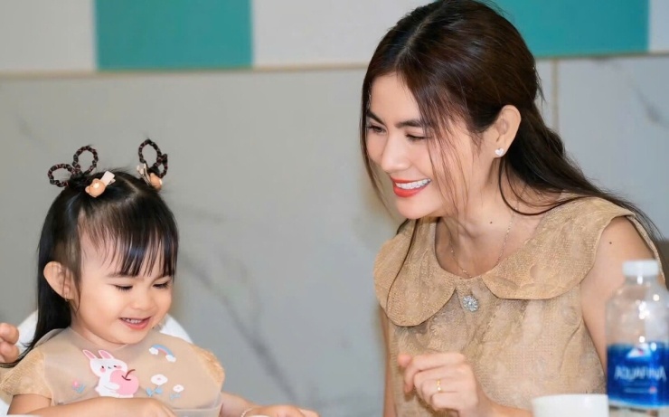 Ảnh sao 20/7: Chồng Bảo Trúc khoe hai con tuổi teen trong đám cưới - 11
