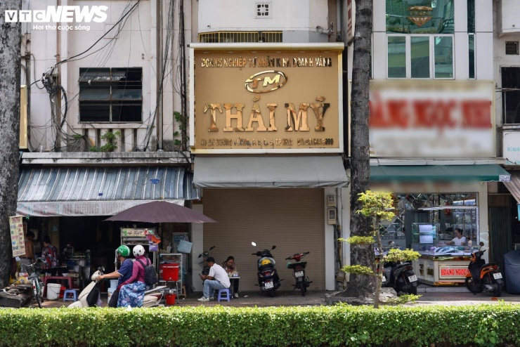 Cửa hàng lớn đua nhau dừng hoạt động, thị trường kim cương TP.HCM 'đóng băng' - 6