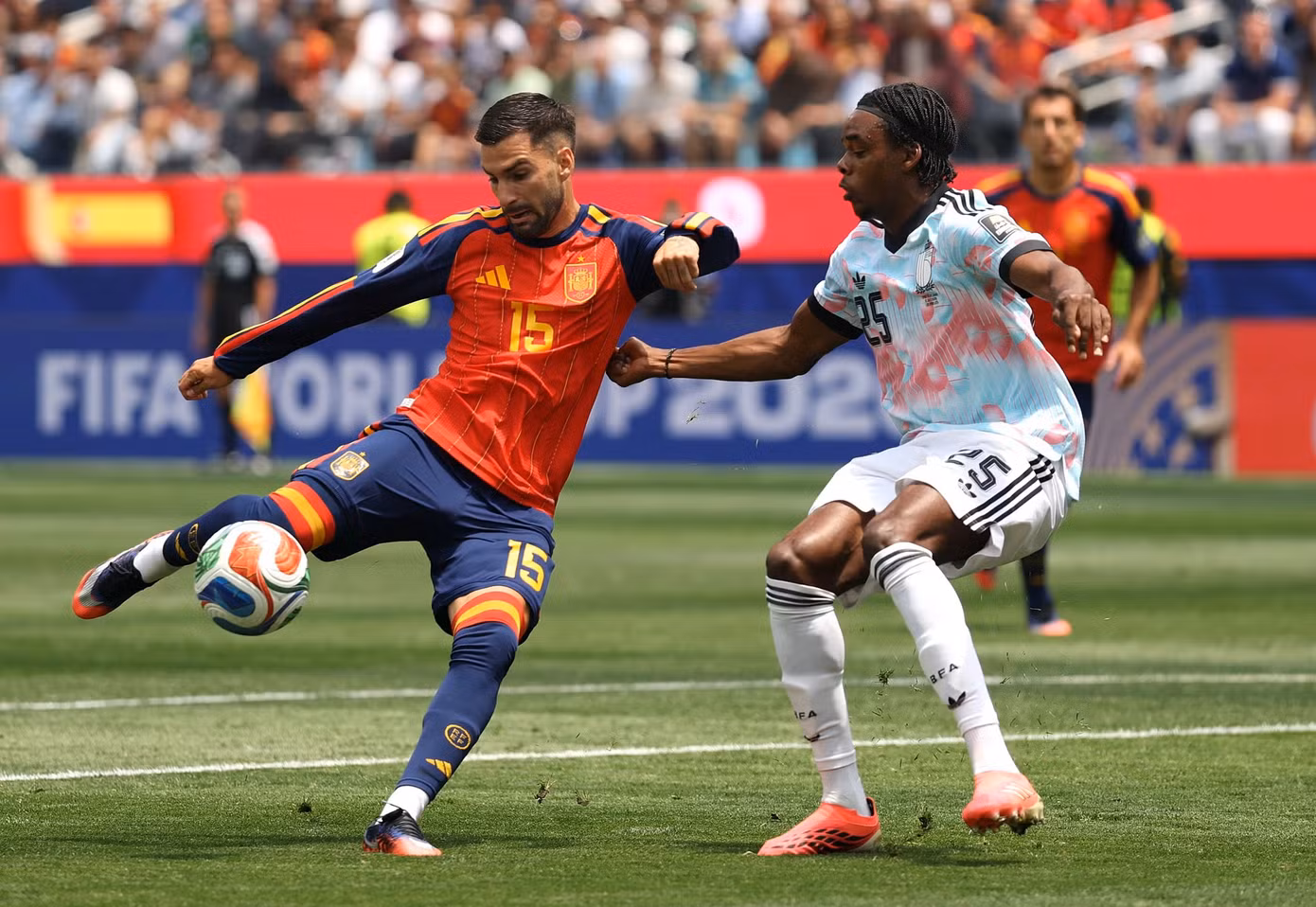 Baena có những đóng góp quan trọng trên hành trình đăng quang của La Roja