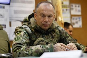 Tổng tư lệnh Ukraine lên tiếng về mâu thuẫn với cựu bộ trưởng quốc phòng