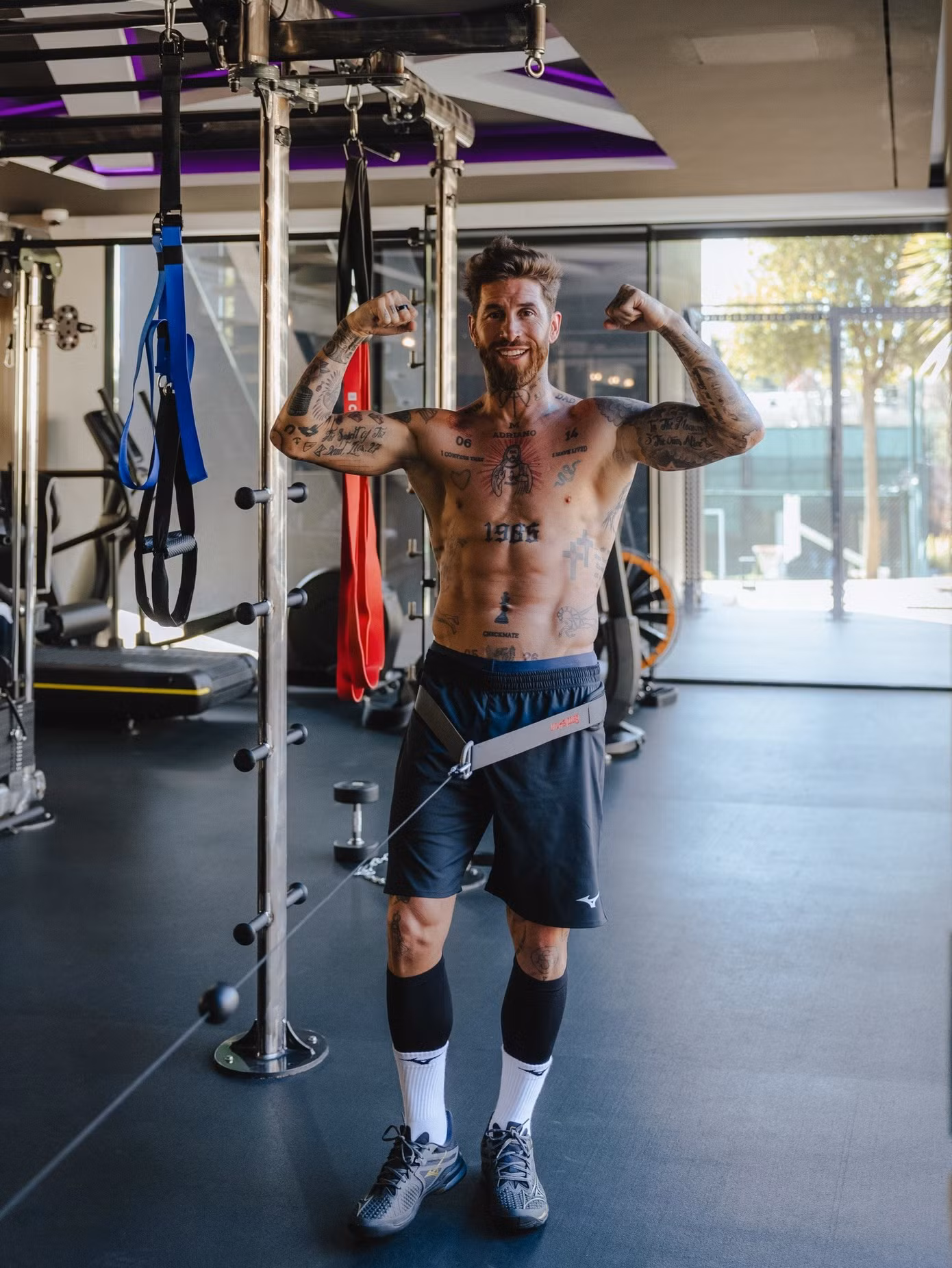 Bức ảnh toàn huyền thoại khiến diện mạo Sergio Ramos gây sốt - 18
