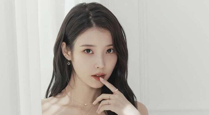 Nữ ca sĩ IU vừa gây chấn động Kpop khi quyết định tạm dừng mọi hoạt động ca hát nửa cuối năm 2026. IG.