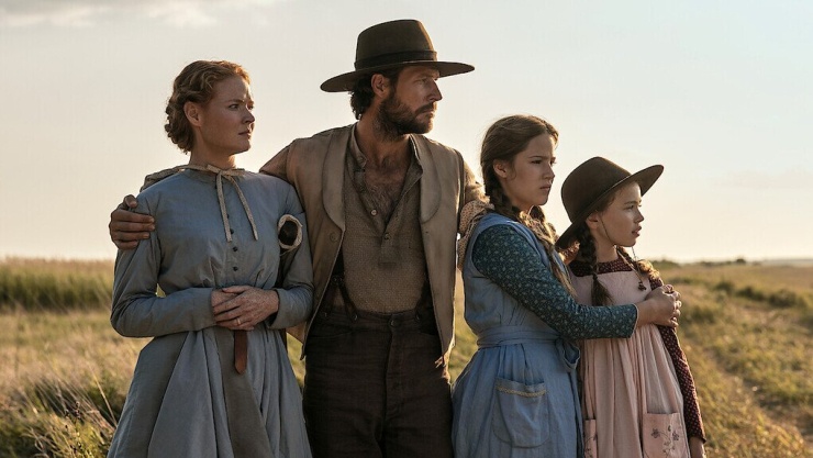 Tạo hình của gia đình Ingalls trong remake. Ảnh: Netflix