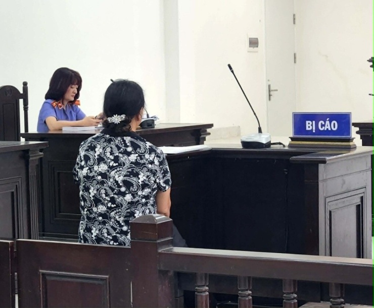 Bị cáo Vân tại phiên tòa chiều nay. Ảnh: Danh Lam