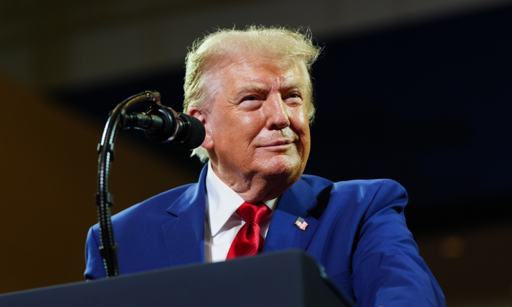Ông Trump: 'Tôi đang cân nhắc tập kích lớn chưa từng thấy vào Iran' - 1