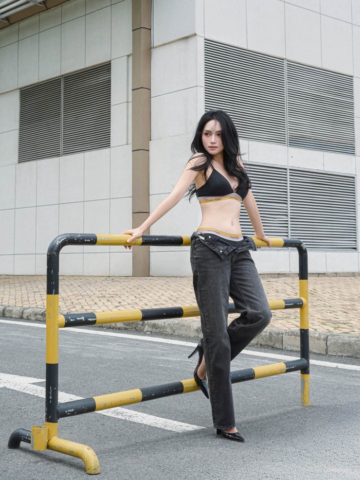 Ảnh sao 24/7: Vợ chồng Hà Kiều Anh mừng 19 năm cưới - 8