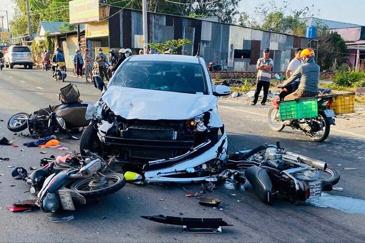 Tham gia bảo hiểm ô tô bắt buộc, chủ xe được bảo hiểm chi trả bồi thường thiệt hại theo quy định. Ảnh minh họa: TL