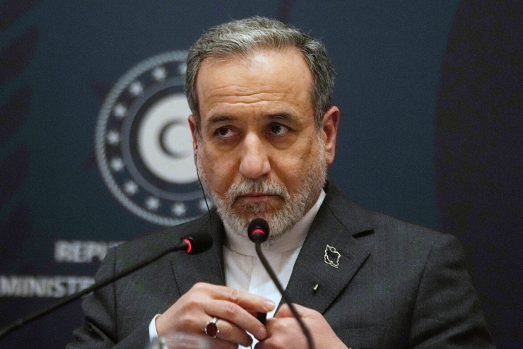 Iran chỉ trích ông Trump dùng tài sản Iran bị phong tỏa để bồi thường - 1